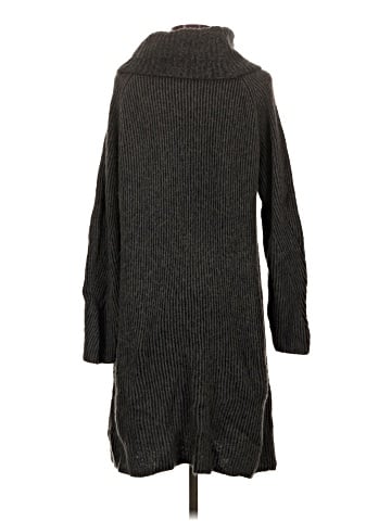 Hem & Thread Turtleneck Sweater (view 2)