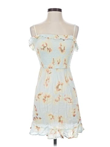 Urban Outfitters Casual Dress (view 1)