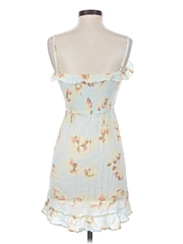 Urban Outfitters Casual Dress (view 2)