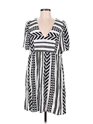 Old Navy Casual Dress (view 1)