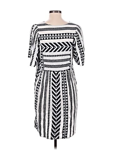 Old Navy Casual Dress (view 2)