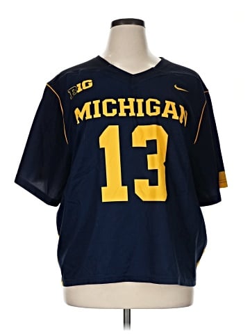 Nike 3/4 Sleeve Top (view 1)