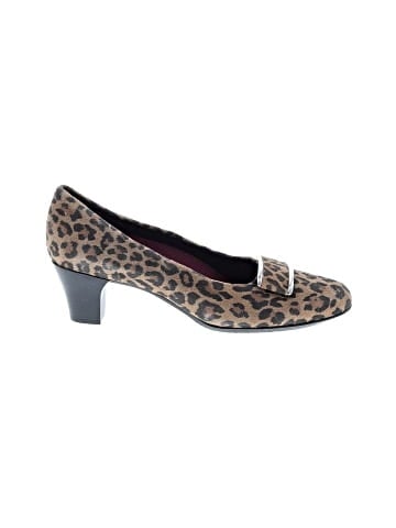 Munro American Heels (view 1)