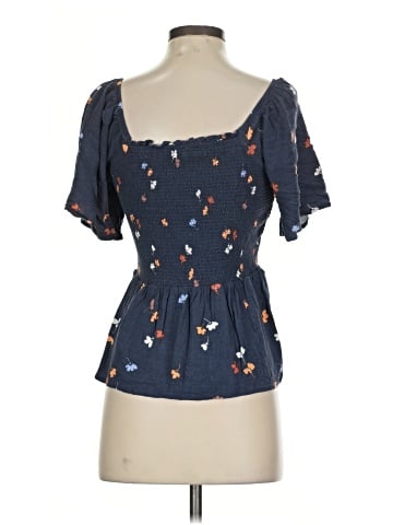 Market and Spruce Short Sleeve Blouse (view 2)