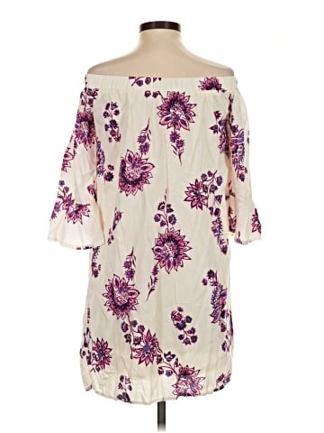 Old Navy Casual Dress (view 2)