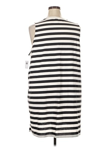 Old Navy Casual Dress (view 2)