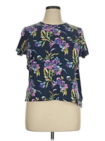 Croft & Barrow Short Sleeve T-Shirt (view 1)