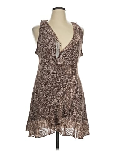 Urban Outfitters Casual Dress (view 1)