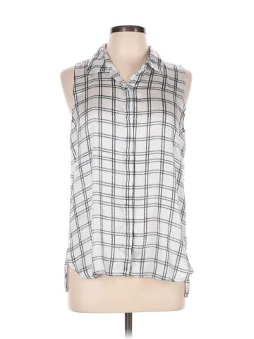 Forever 21 Sleeveless Button-Down Shirt (view 1)