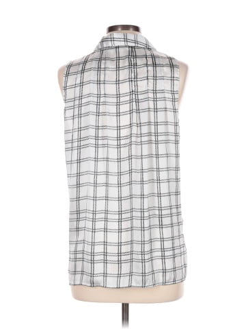 Forever 21 Sleeveless Button-Down Shirt (view 2)