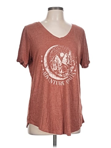 Maurices Short Sleeve T-Shirt (view 1)