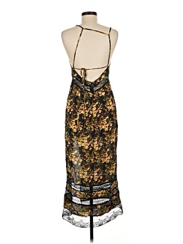 Urban Outfitters Casual Dress (view 2)