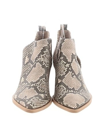 Universal Thread Ankle Boots (view 2)