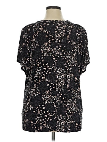 Maurices Short Sleeve T-Shirt (view 2)