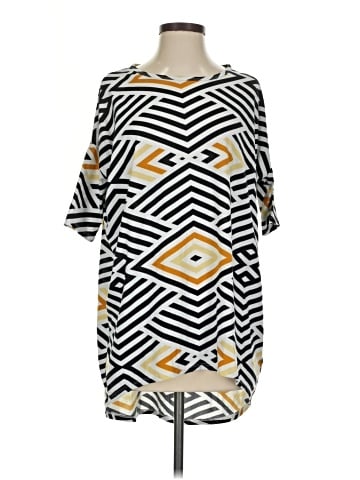Lularoe 3/4 Sleeve T-Shirt (view 1)