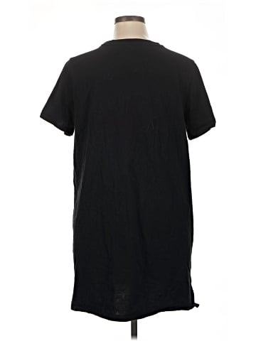 Old Navy Short Sleeve T-Shirt (view 2)