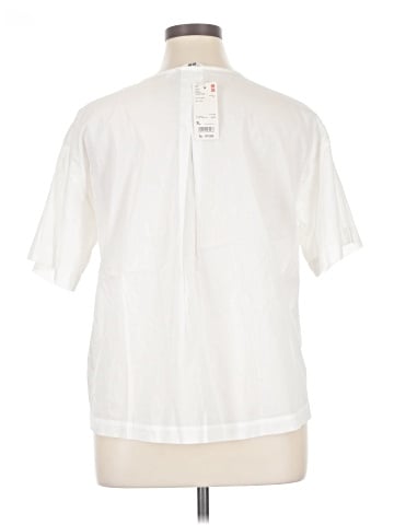 Uniqlo Short Sleeve T-Shirt (view 2)