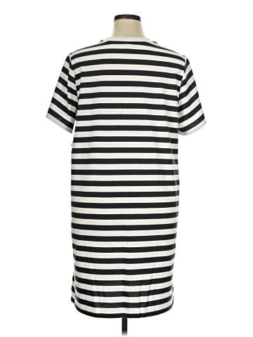 Old Navy Casual Dress (view 2)