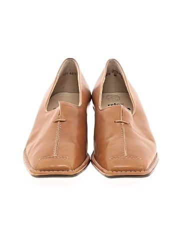 Ara Heels (view 2)