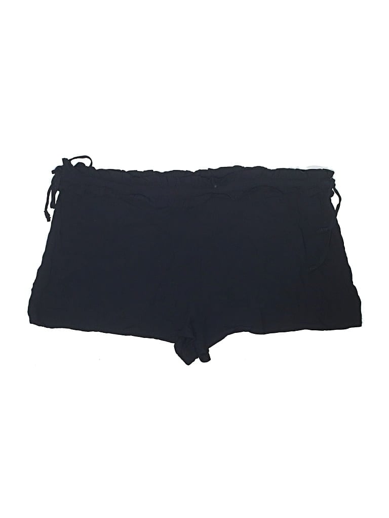 Tavik Shorts In Black