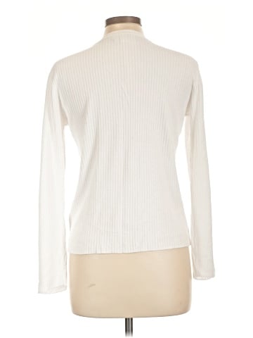 Barefoot Dreams Pullover Sweater (view 2)