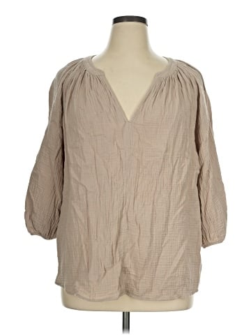 Torrid 3/4 Sleeve T-Shirt (view 1)