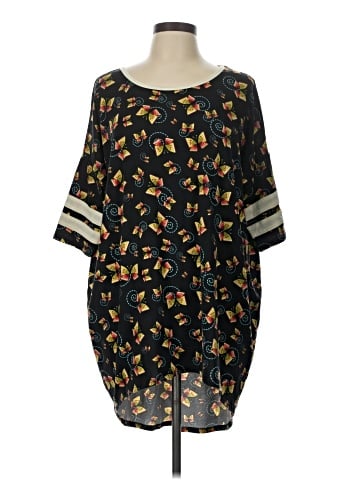 Lularoe 3/4 Sleeve T-Shirt (view 1)