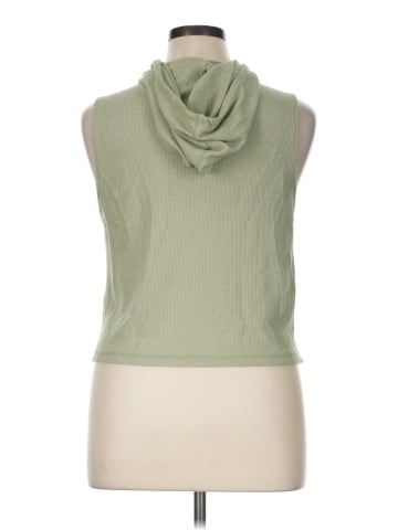 American Eagle Outfitters Sleeveless T-Shirt (view 2)