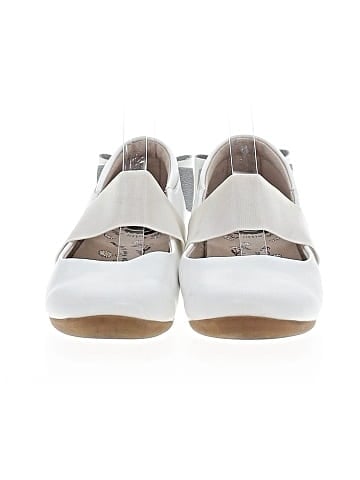 Livie & Luca Flats (view 2)
