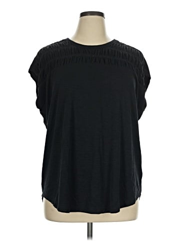 Maurices Sleeveless T-Shirt (view 1)