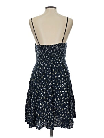 Old Navy Casual Dress (view 2)