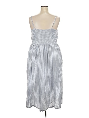Old Navy Casual Dress (view 2)