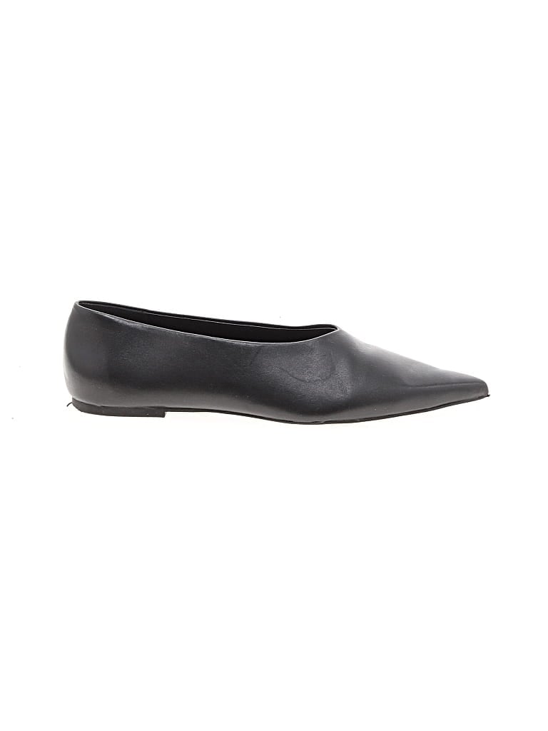 Pre-owned Steve Madden Flats In Black