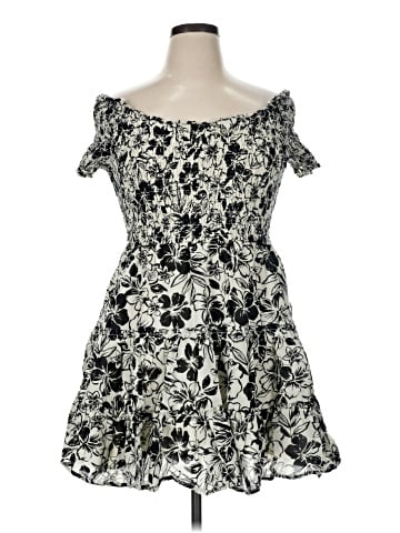 American Eagle Outfitters Cocktail Dress (view 1)