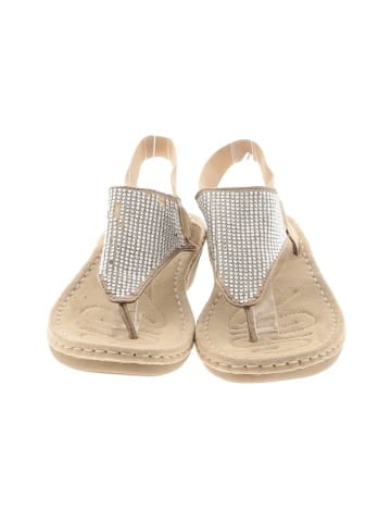 Cliffs by White Mountain Wedges (view 2)