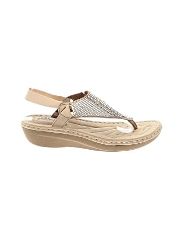 Cliffs by White Mountain Wedges (view 1)
