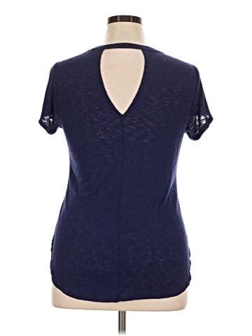 FASHION TO FIGURE Short Sleeve T-Shirt (view 2)