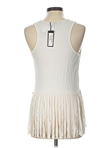 Romeo & Juliet Couture Sleeveless Top (view 2)