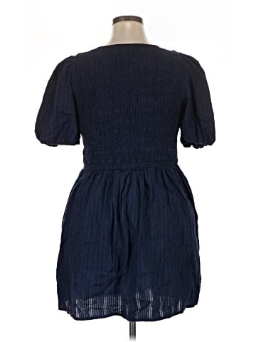 Old Navy Casual Dress (view 2)