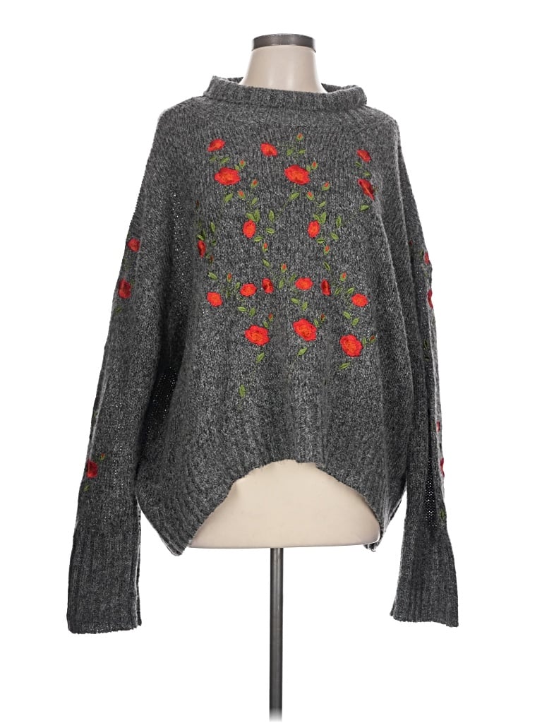 Click to view more detailed imagery on our partner's website Pre-owned Umgee Pullover Sweater In Gray