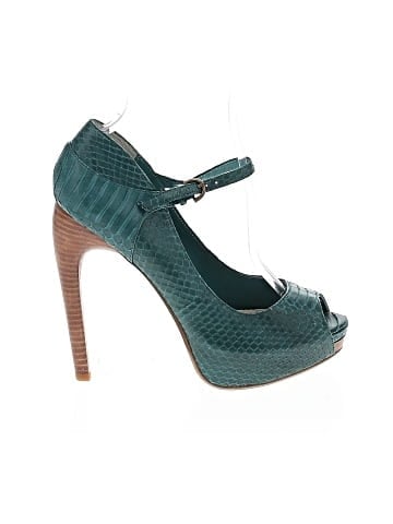 Leon Max Heels (view 1)