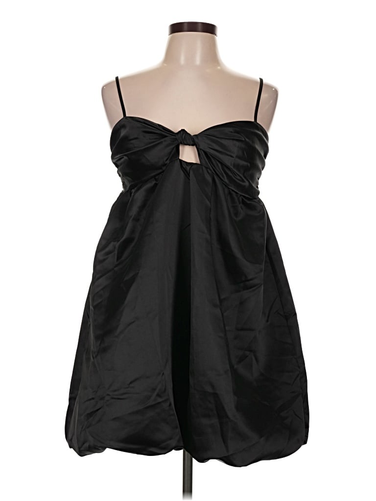 Day + Moon Cocktail Dress In Black