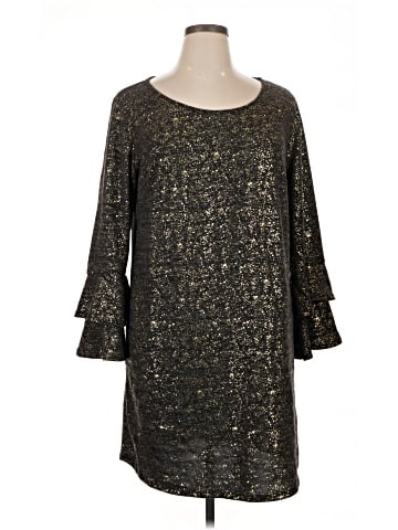 Tacera 3/4 Sleeve T-Shirt (view 1)