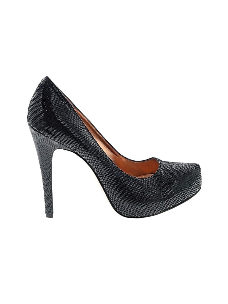 Pre-owned Bcbgeneration Heels In Black