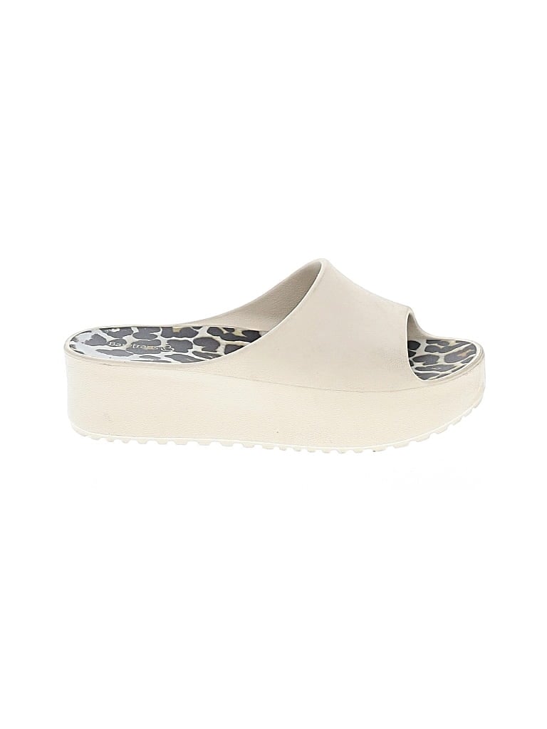 Pre-owned Baretraps Sandals In Ivory