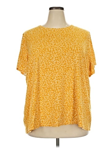 Croft & Barrow Short Sleeve T-Shirt (view 1)