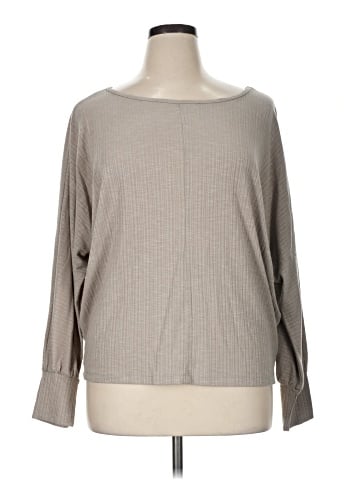 Olivia Sky 3/4 Sleeve T-Shirt (view 1)