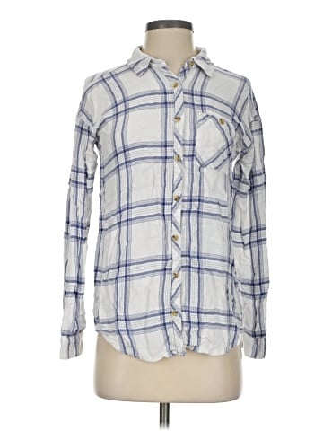 Maurices Long Sleeve Button-Down Shirt (view 1)