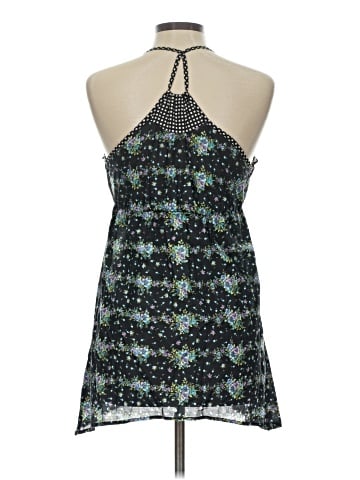 Belle Du Jour Sleeveless Blouse (view 2)