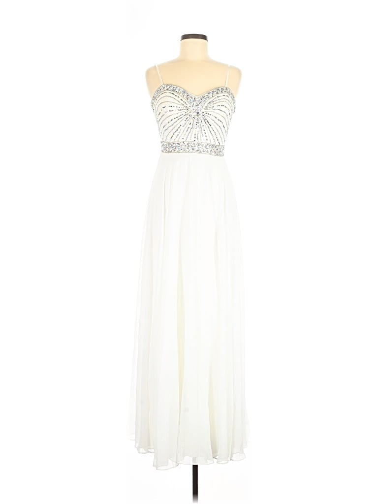 Pre-owned Xscape Cocktail Dress In Ivory